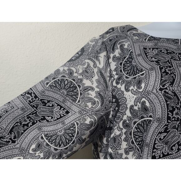 Willi Smith Black Gray White Floral Print Top Large Lightweight Soft Flowy - Picture 5 of 6